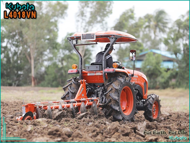 Đầu kéo máy cày Kubota L4018VN