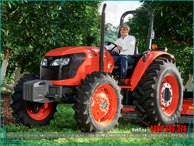 Đầu kéo máy cày Kubota M7040D