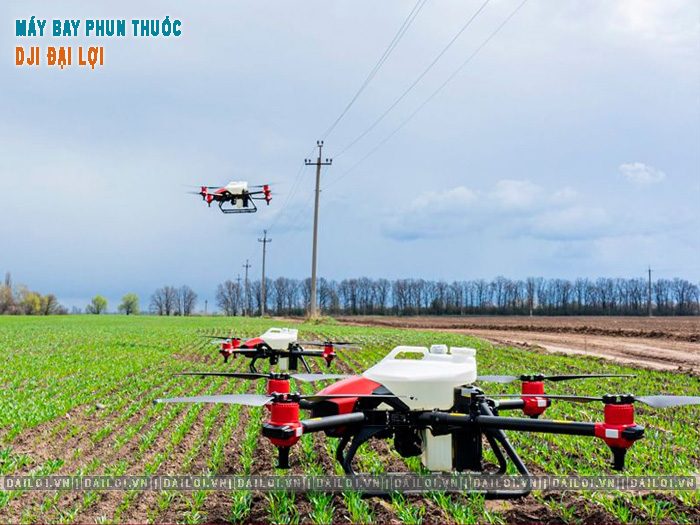 Giá máy bay phun thuốc chạy xăng và pin khác nhau thế nào?