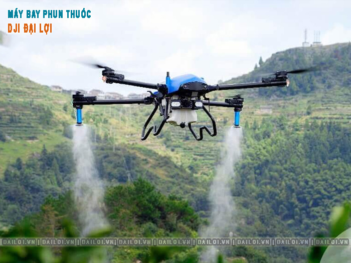 Máy bay phun thuốc chạy xăng tiêu hao nhiên liệu mấy lít 1 giờ?