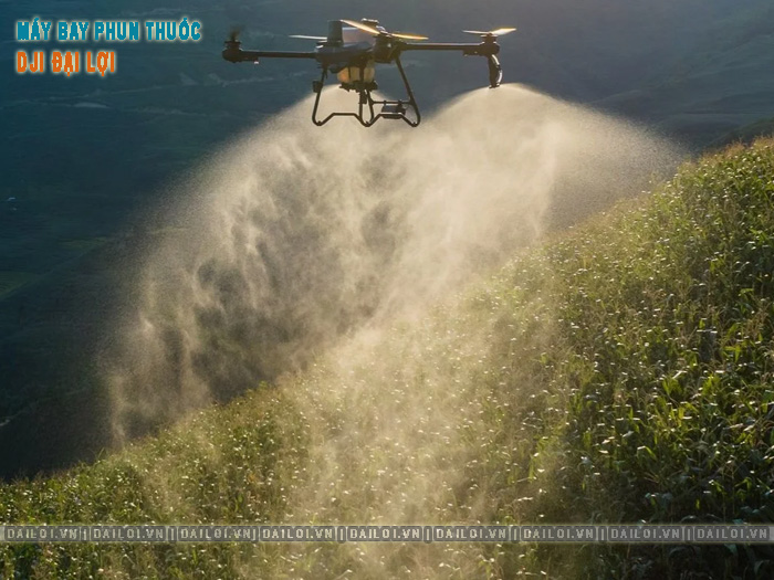 Máy bay phun thuốc trừ sâu giá bao nhiêu và mẫu nào tốt?