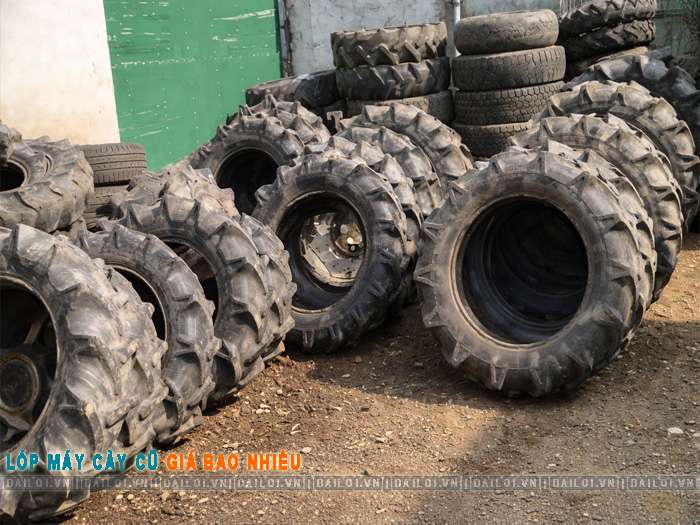 Lốp xe máy cày cũ giá bao nhiêu và cách chọn