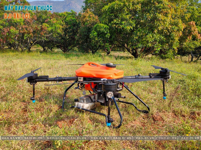 Nên đầu tư máy bay phun thuốc chạy xăng thời điểm này không?