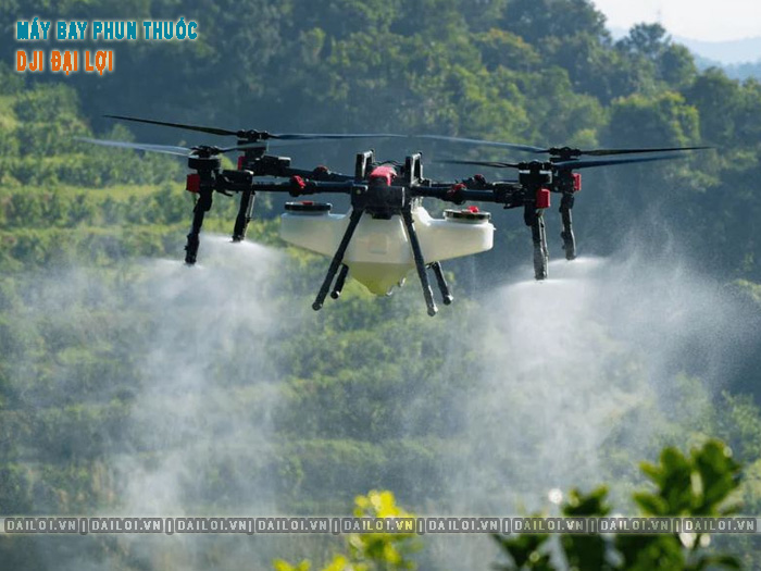 So sánh giá máy bay phun thuốc XAG P100 và DJI T100 mới